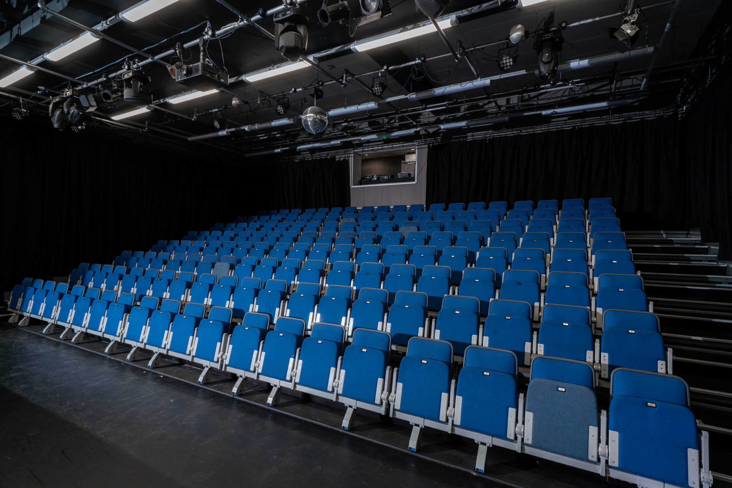 Performace Spaces - Facilities-3