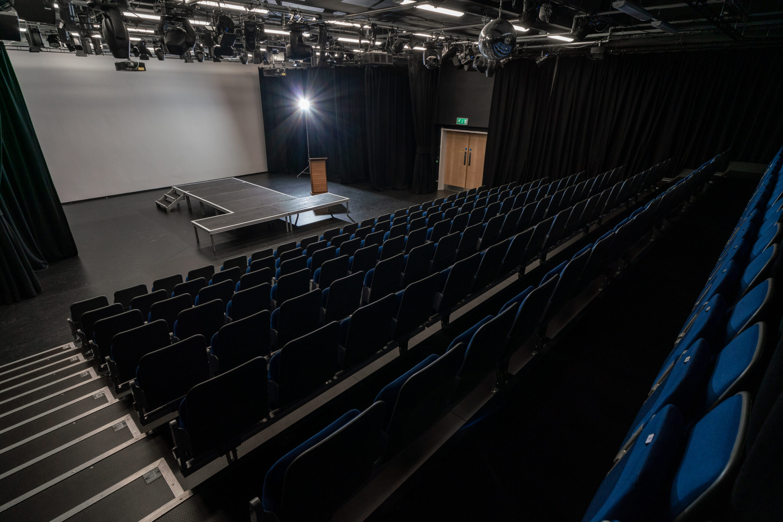 Performace Spaces - Facilities-4